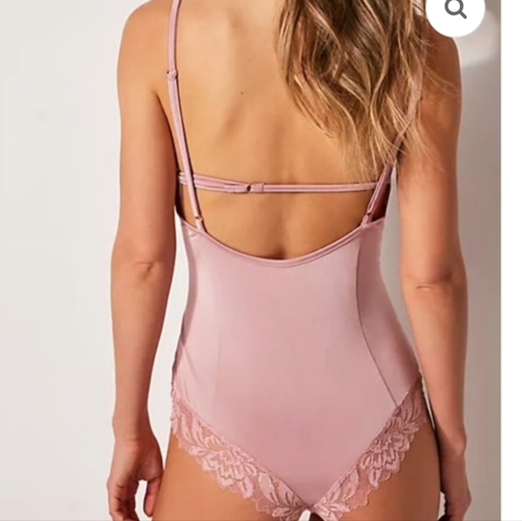 Free People Intimately FB Wild Bunch Bodysuit Pink Lace Trim Womens Size S Vneck - Picture 13 of 13